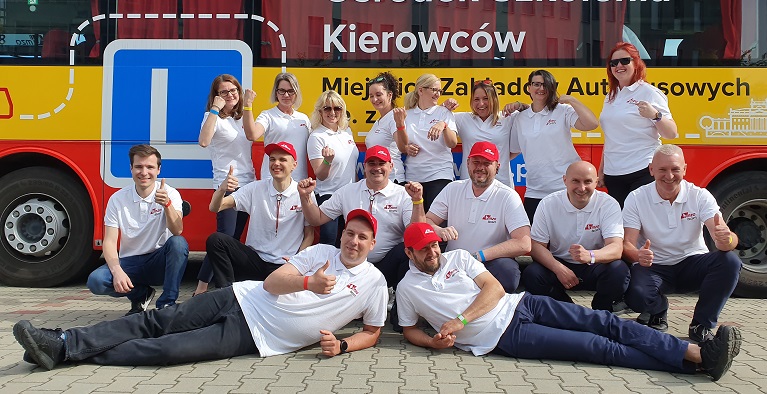 MZA Team z pucharami