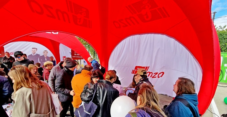 Gwiazdy na warszawskiej zajezdni