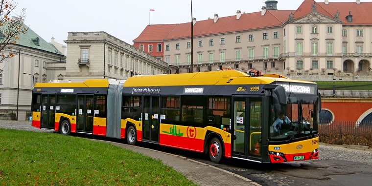 Komplet „elektryków” na ulicach Warszawy