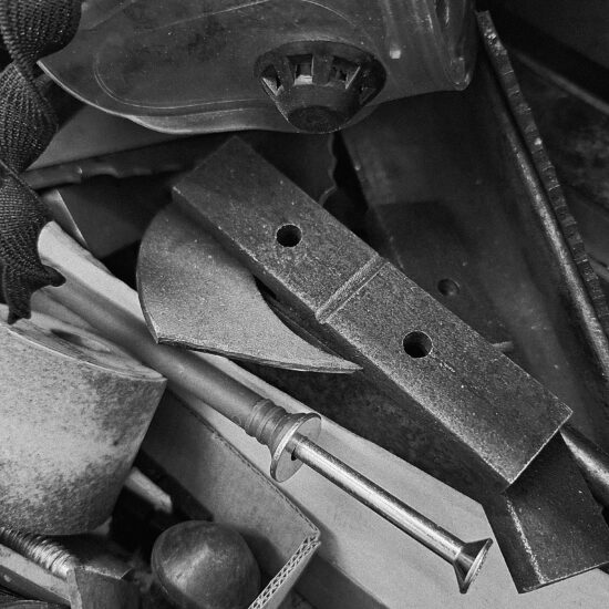 Sprzedaż nr 11  – materiały pozostałe (wyważarka wałów napędowych)